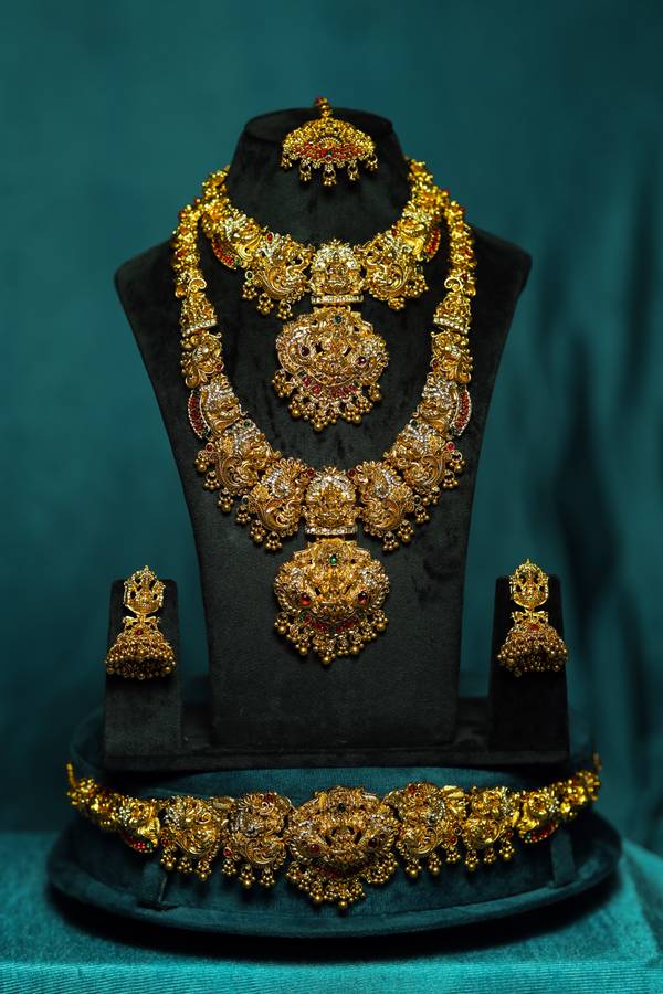 Traditional South Indian Goddess Lakshmi & Peacock Nakshi Temple Bridal Jewellery Set