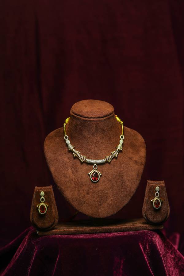 Scarlet Minimalist Geometric Collar & Teardrop Pendant Set