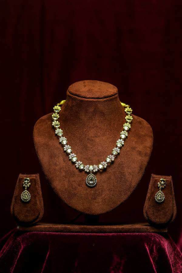  Graceful Halo Floral-Link All-White Crystal Necklace Set