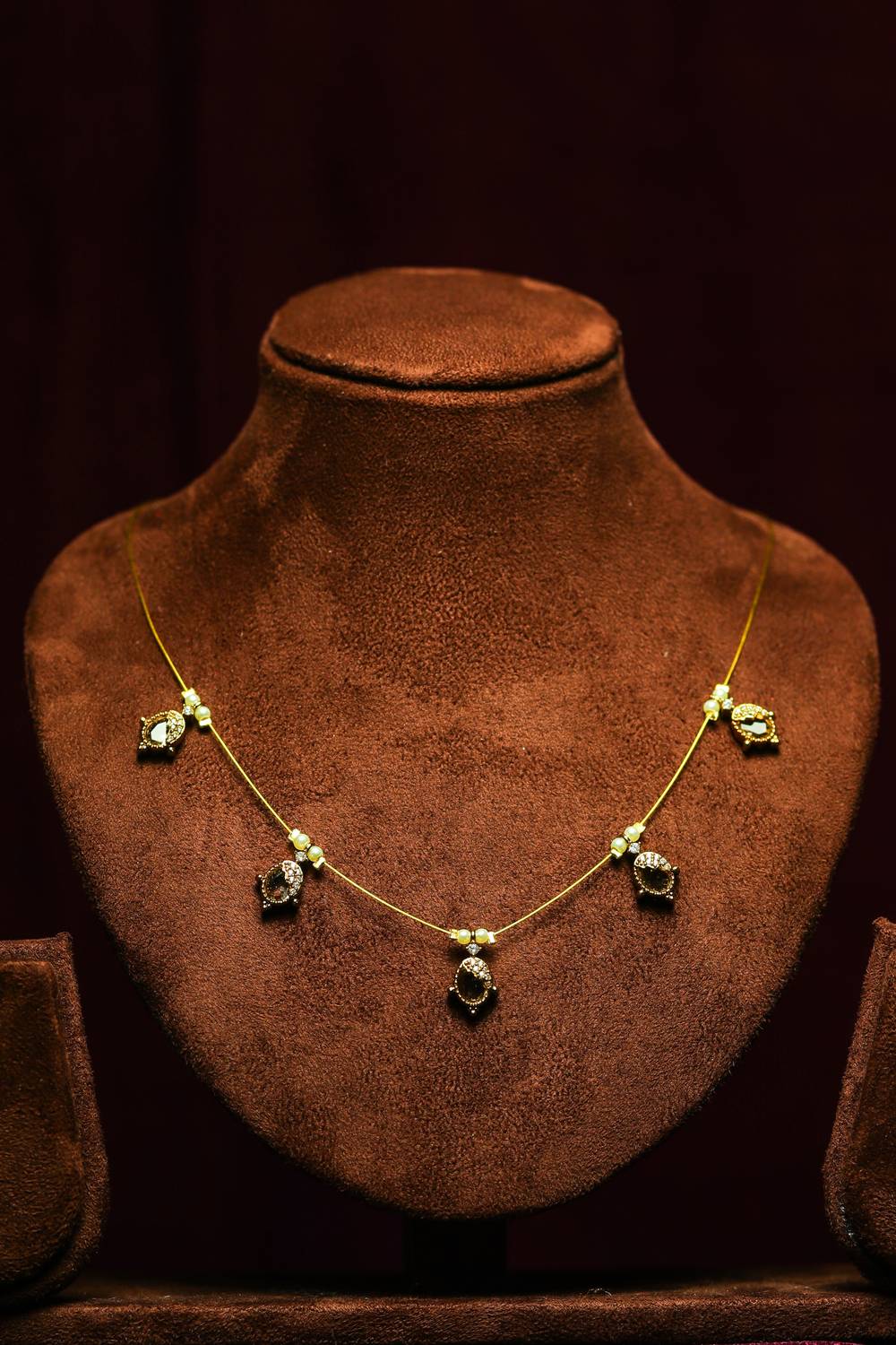Elegant Invisible Chain Necklace with White Stone Teardrop Pendants