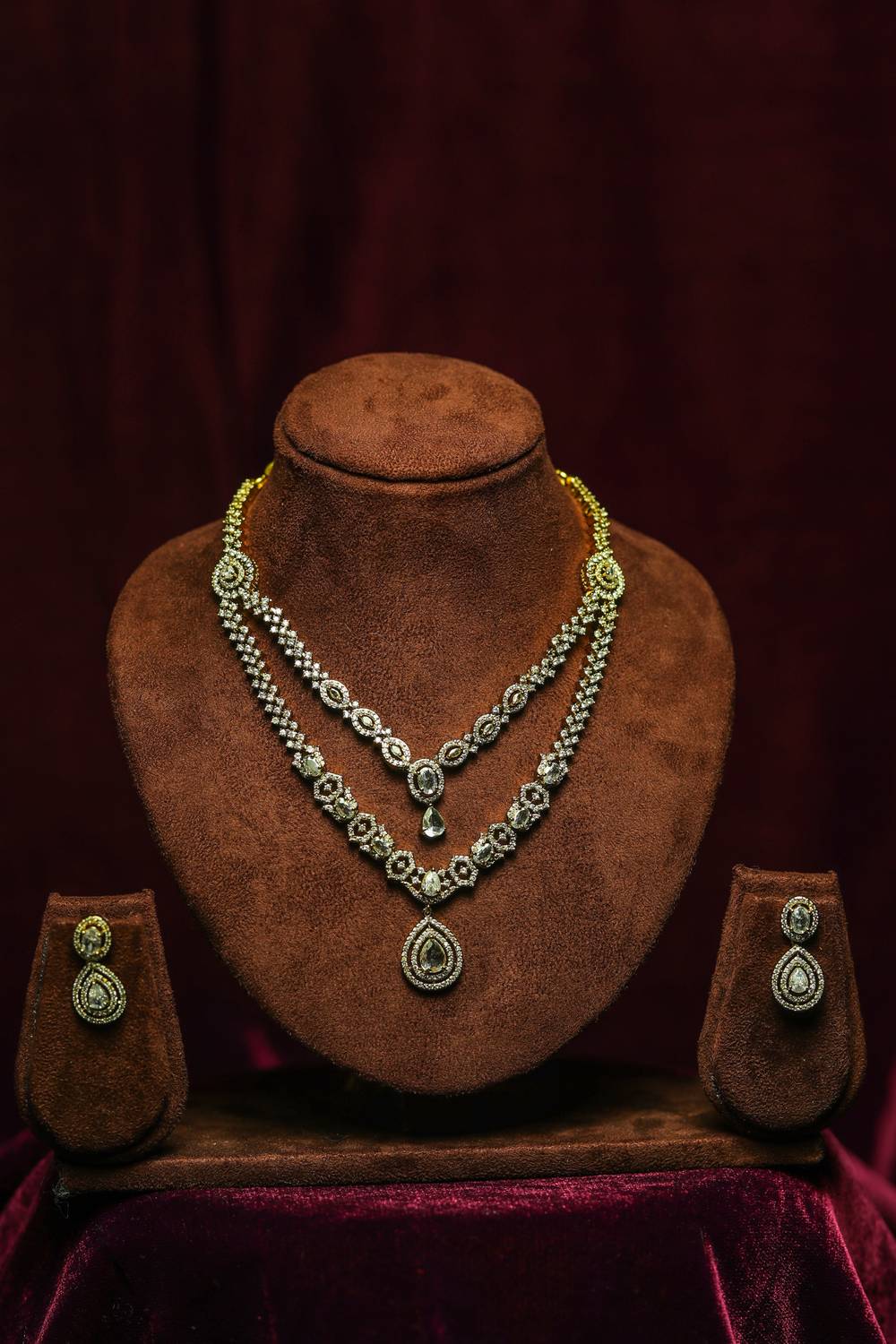 Majestic Halo Double-Layer All-White Crystal Necklace Set