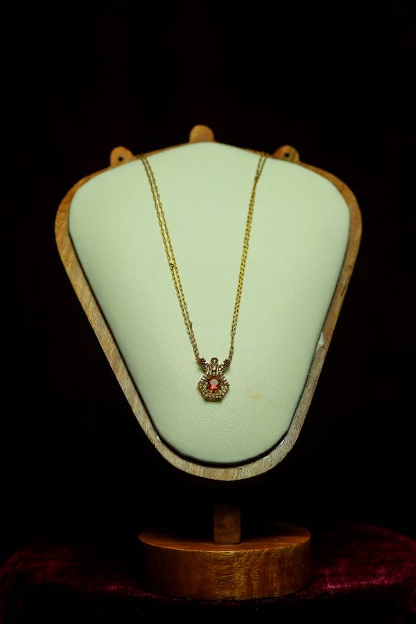  Double-Strand Gold Cable Chain and Crown-Top Hexagonal Pendant design