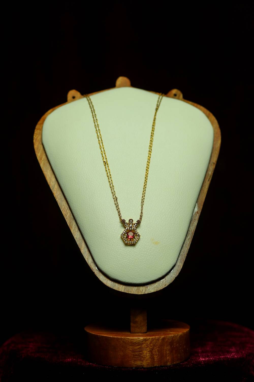 Double-Strand Gold Cable Chain and Crown-Top Hexagonal Pendant design